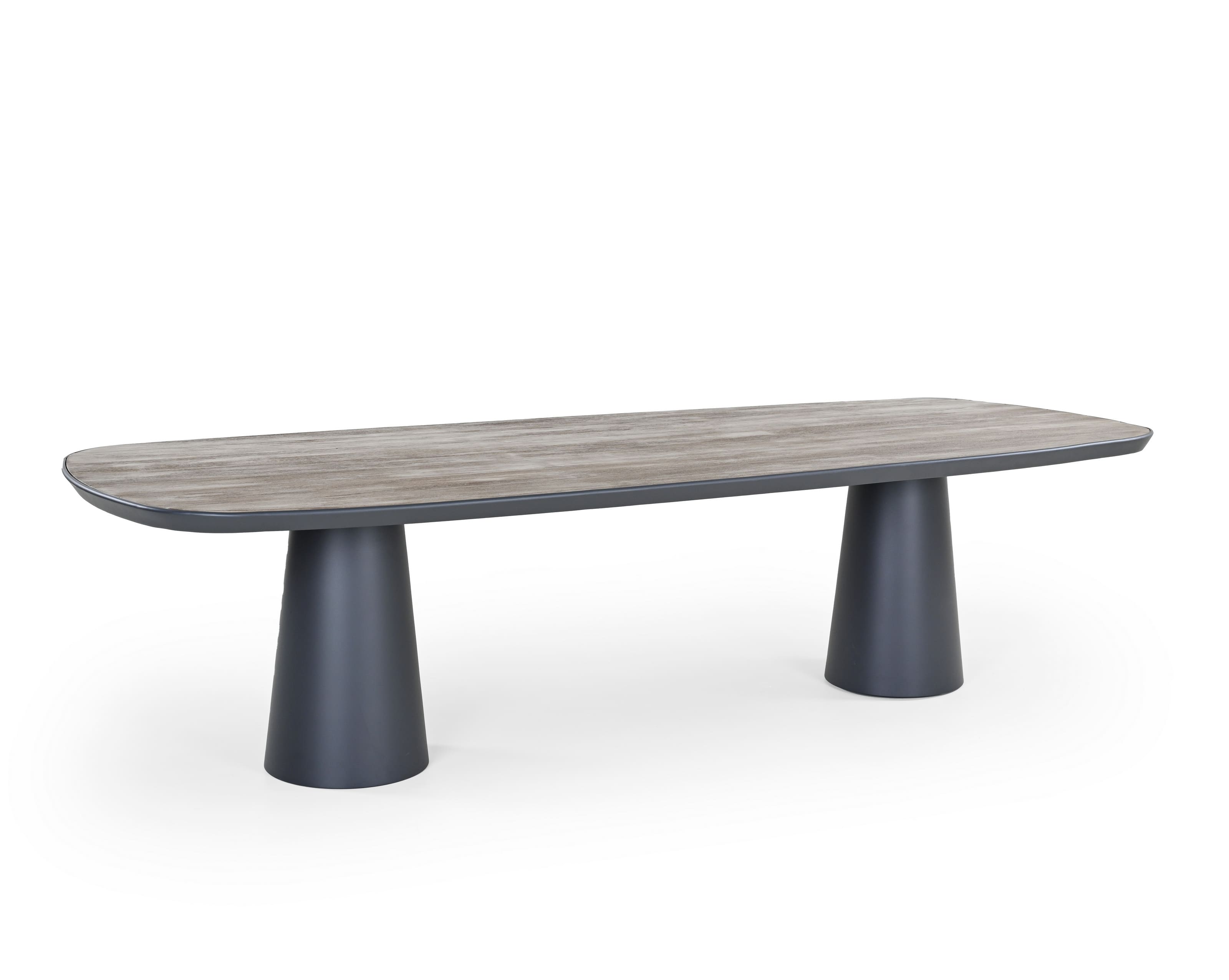 Conning oval dining table