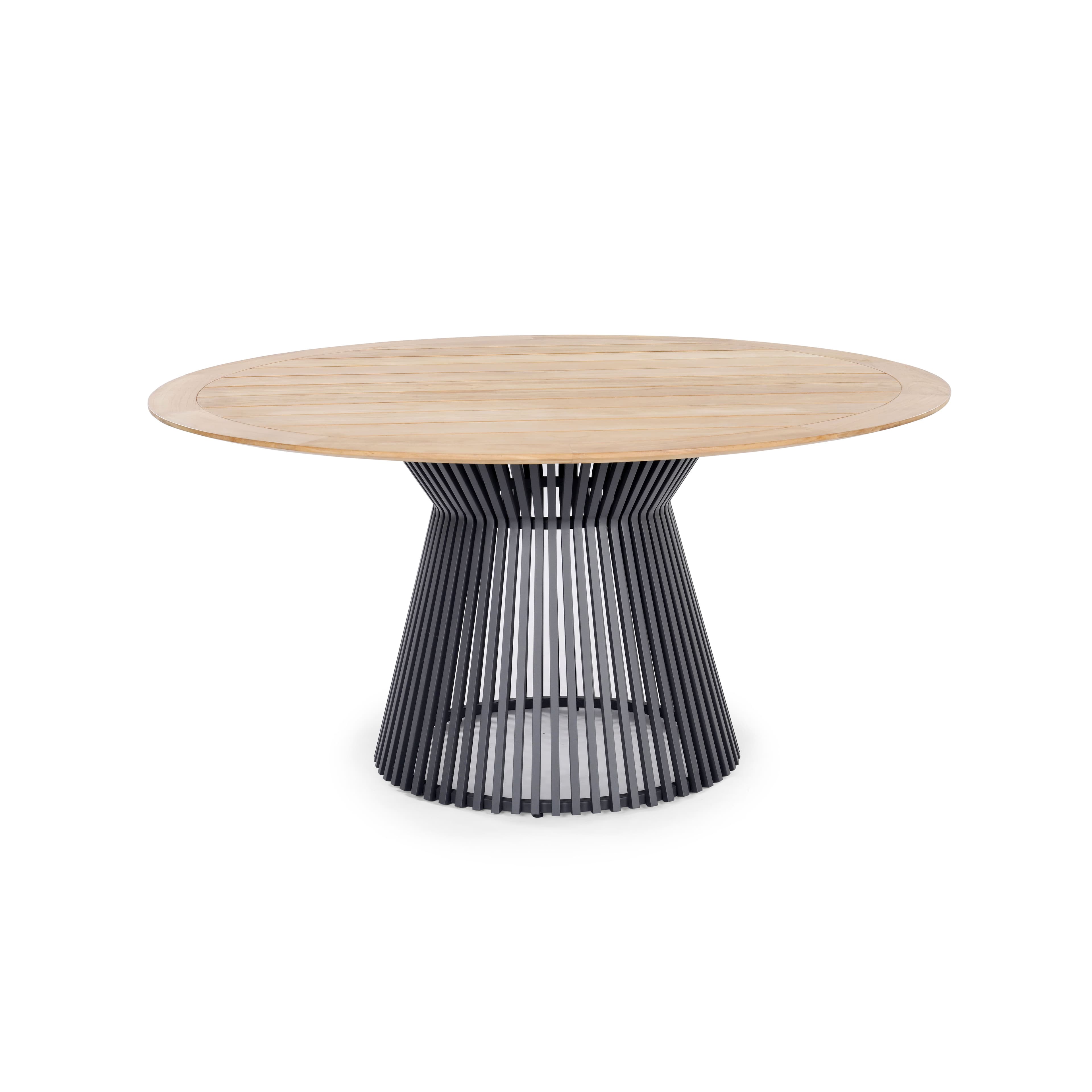 Fence round dining table