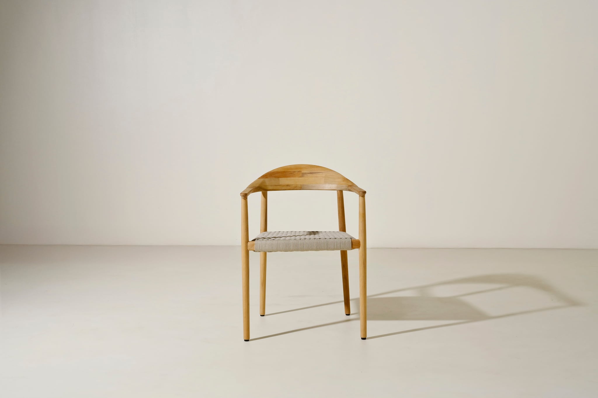 Amarillo teak dining armchair