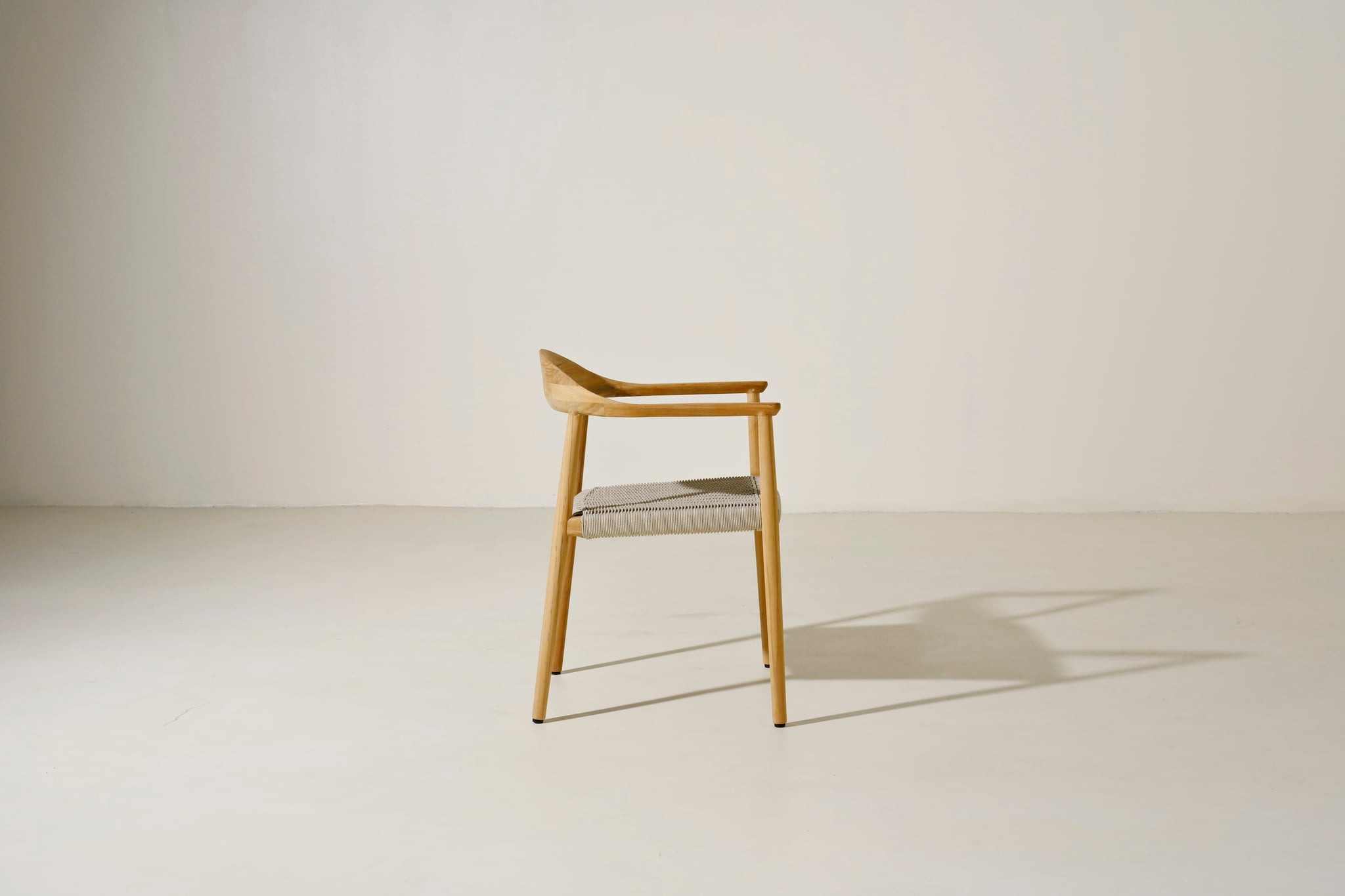 Amarillo teak dining armchair