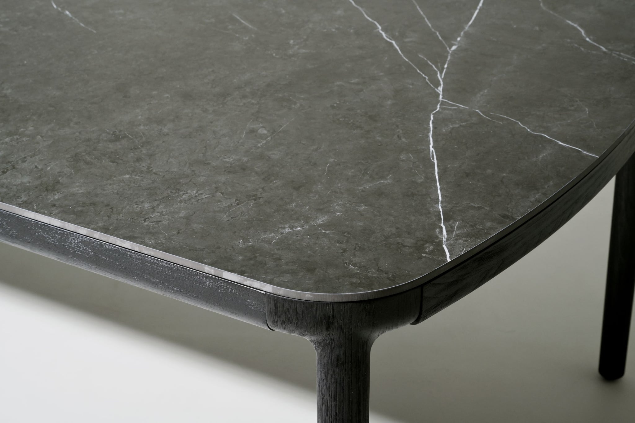 Cairo teak dining table