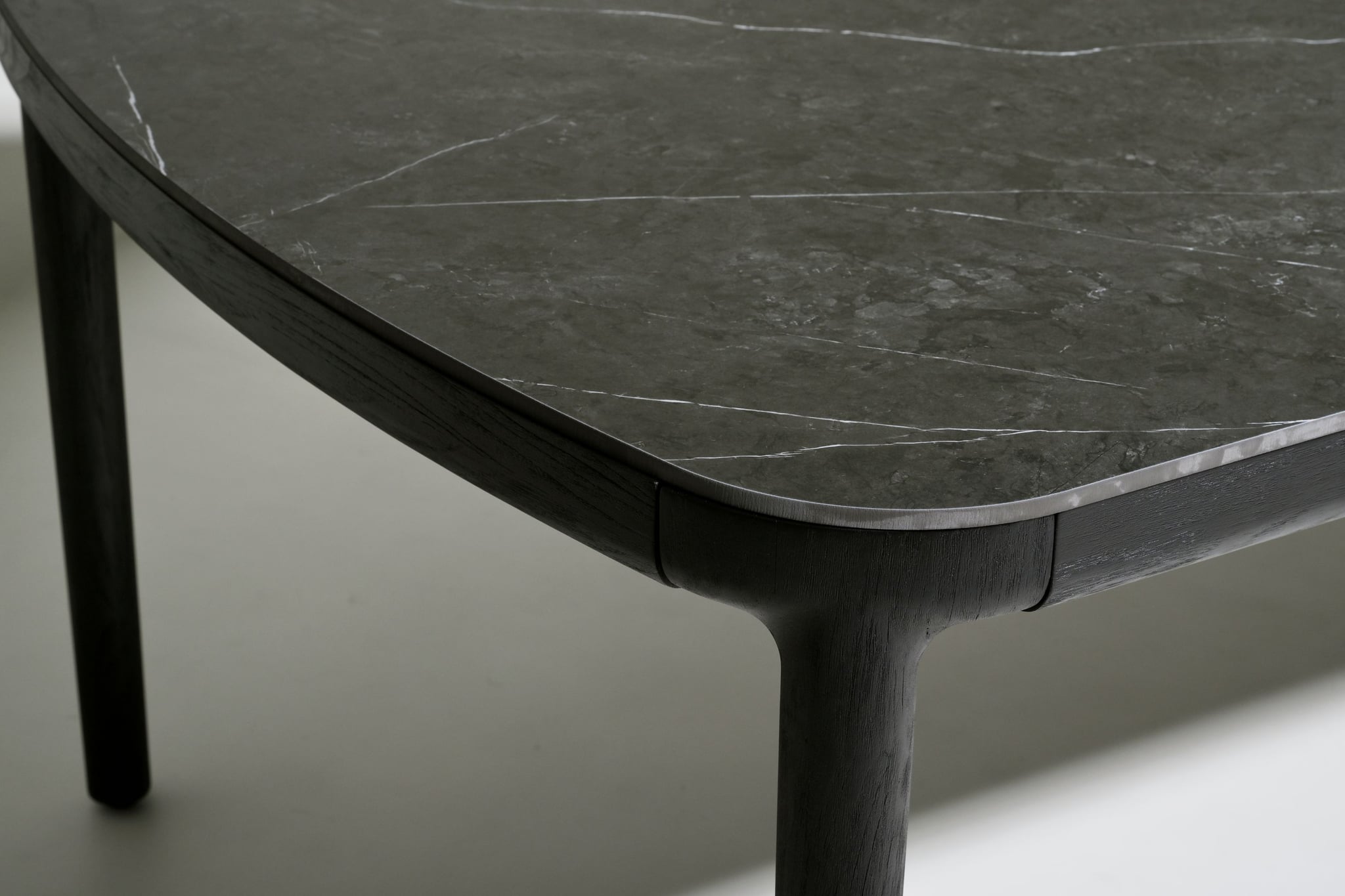 Cairo teak dining table