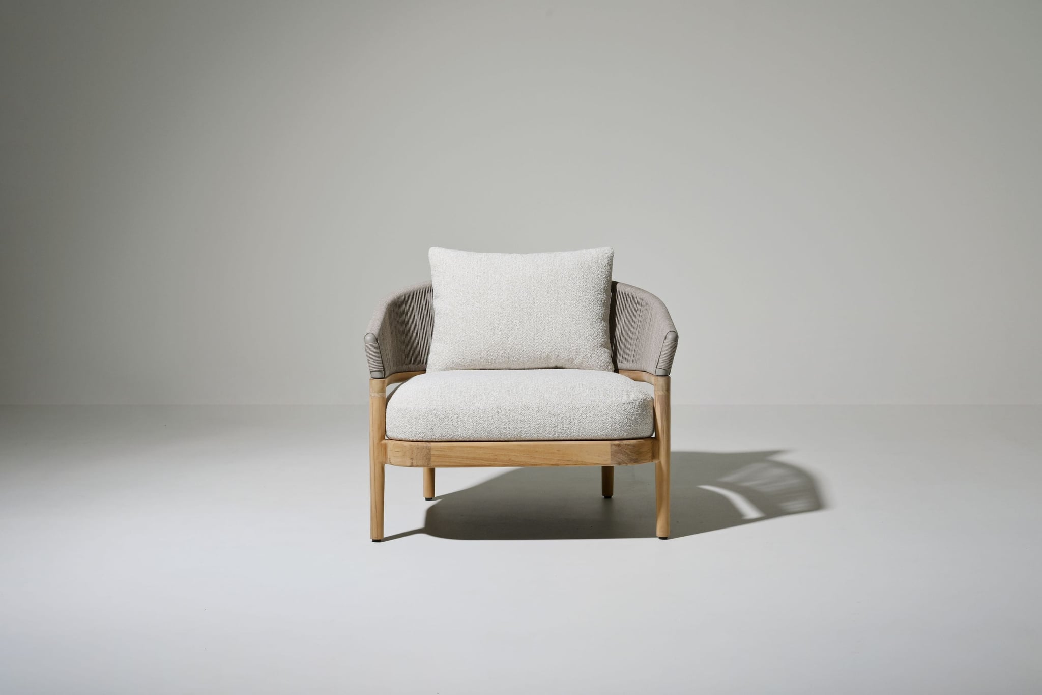 Cairo teak lounge chair