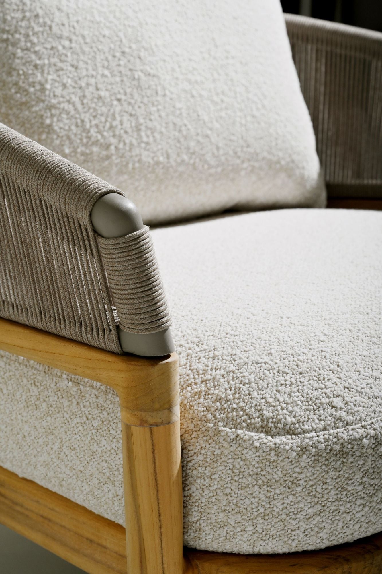 Cairo teak lounge chair