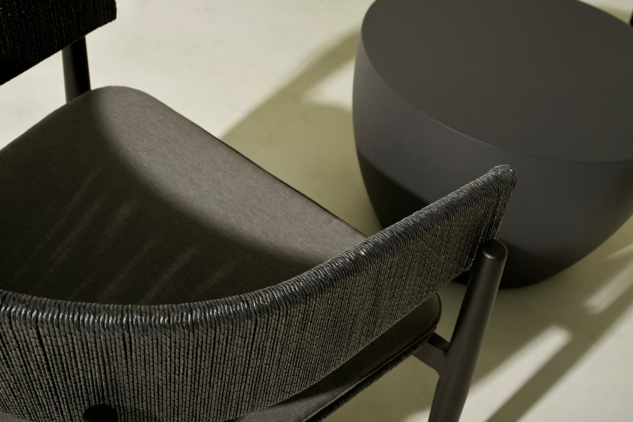 Campania Aluminum lounge chair
