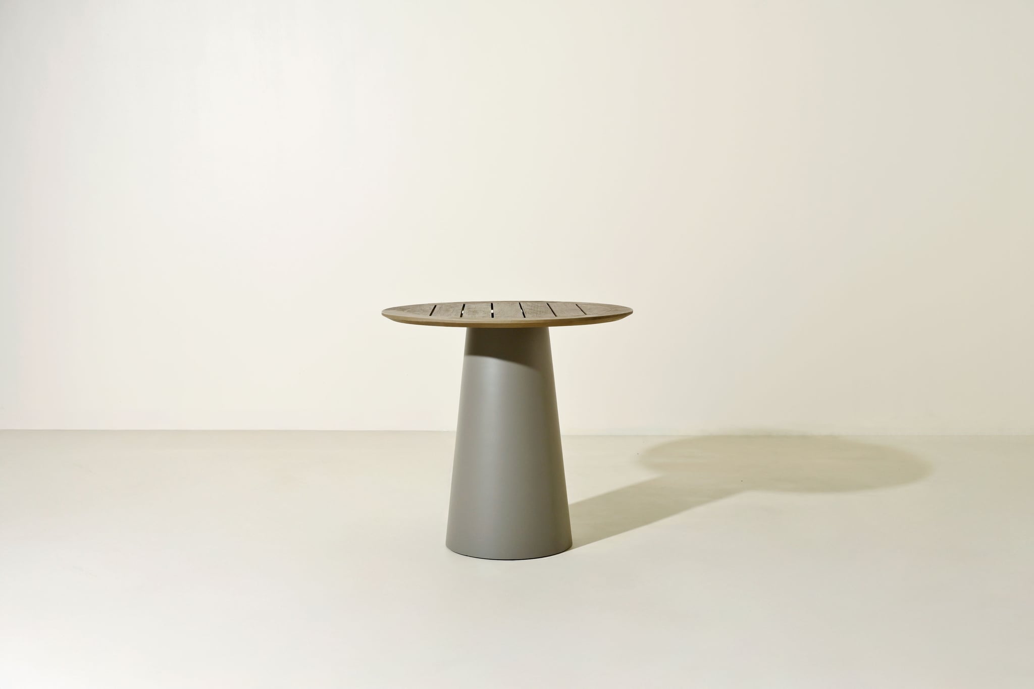 Conning teak dining table D80