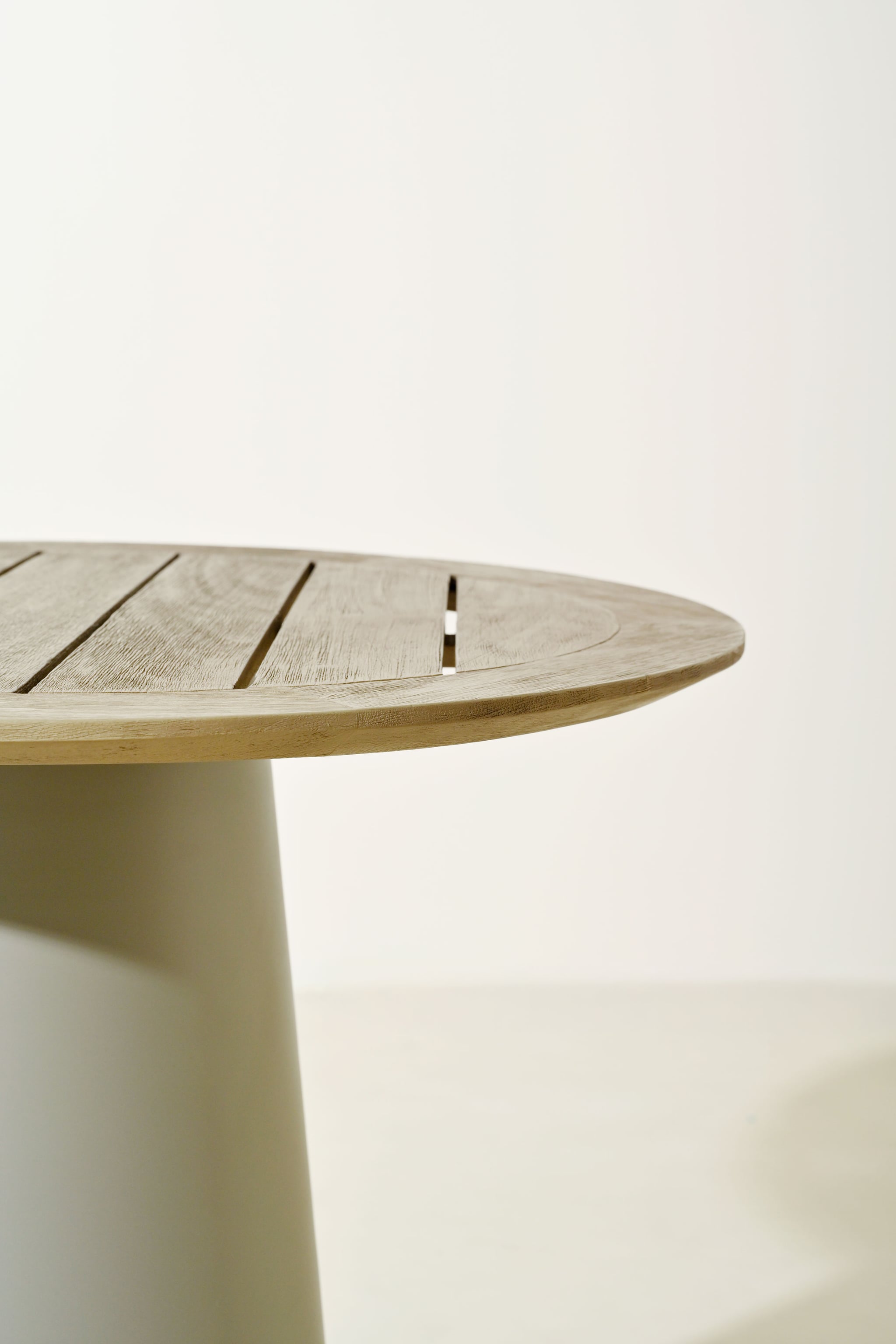 Conning teak dining table D80