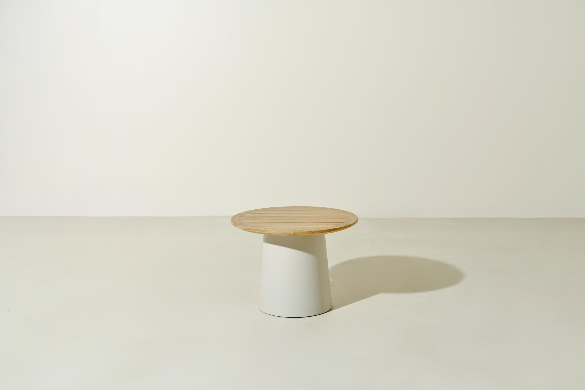 Conning side table D45