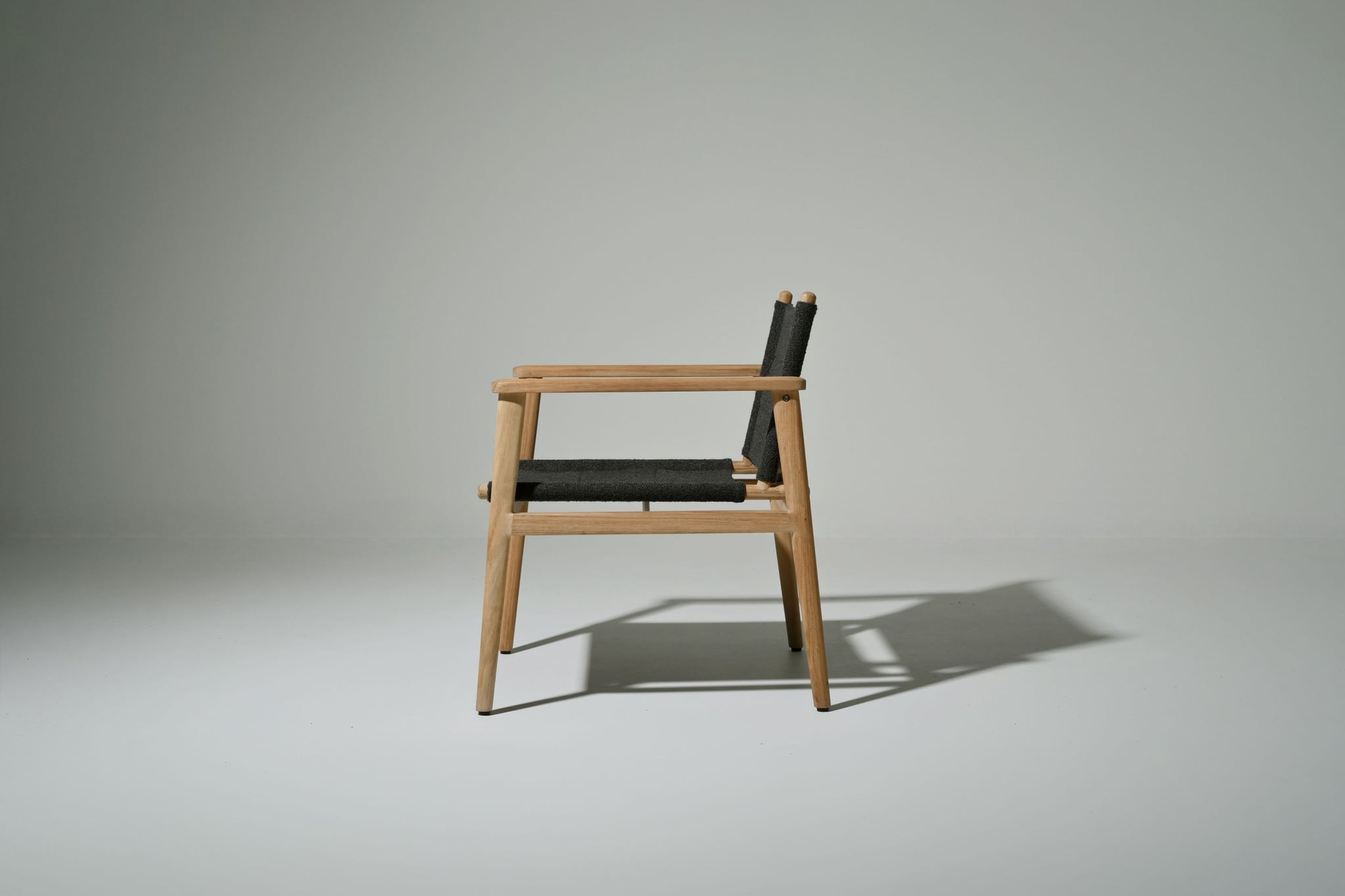 Davos textiline wood lounge chair