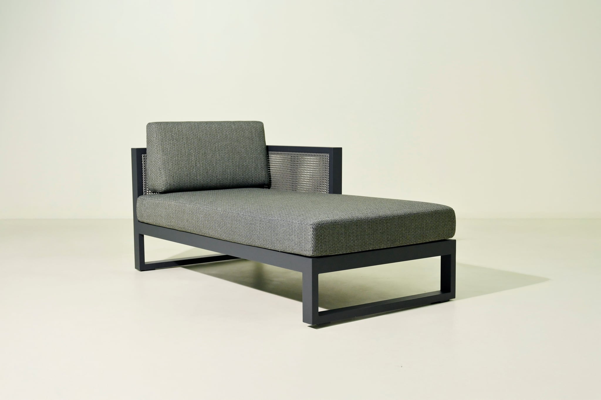Fargo chaise left arm