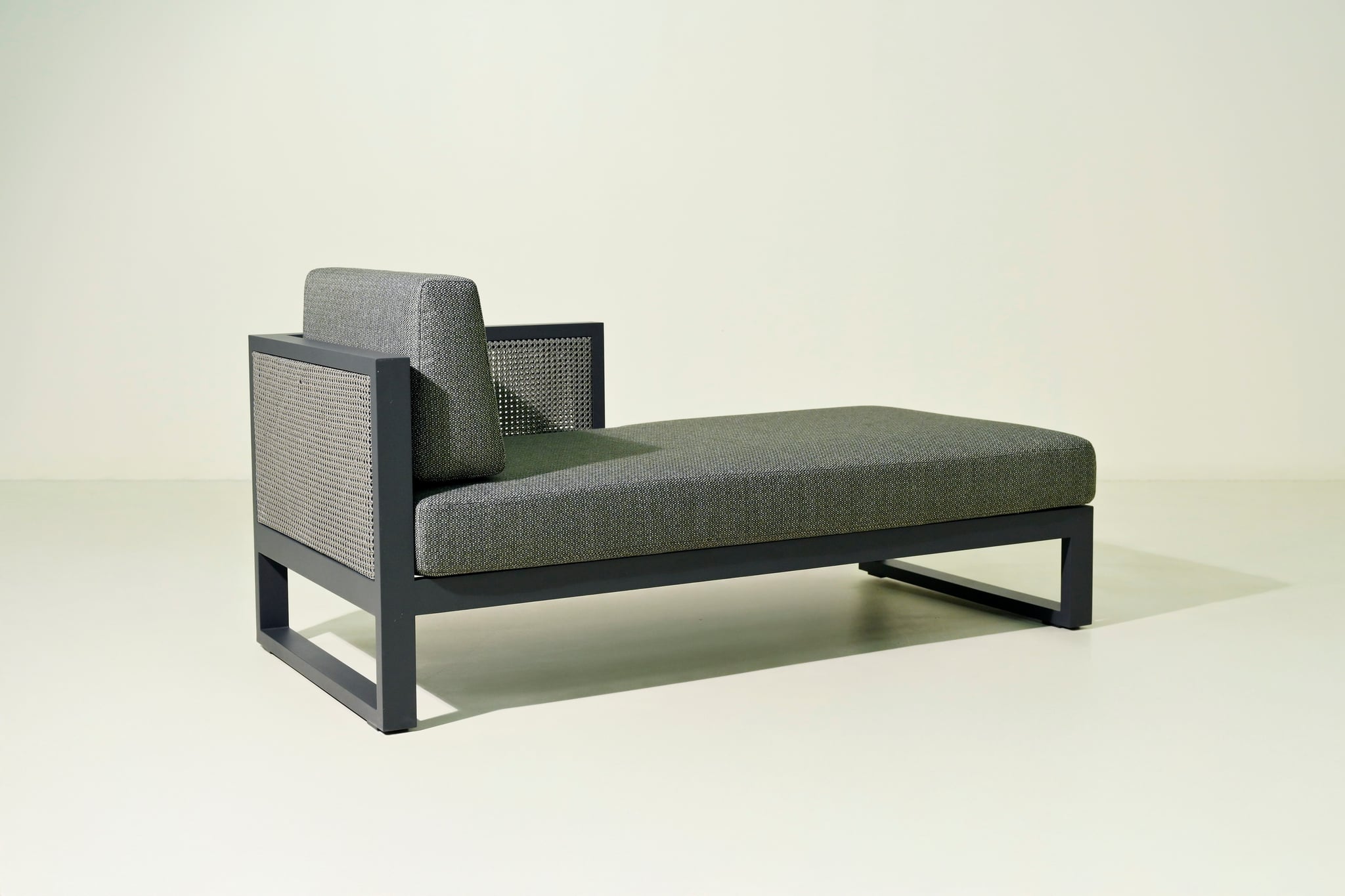 Fargo chaise left arm