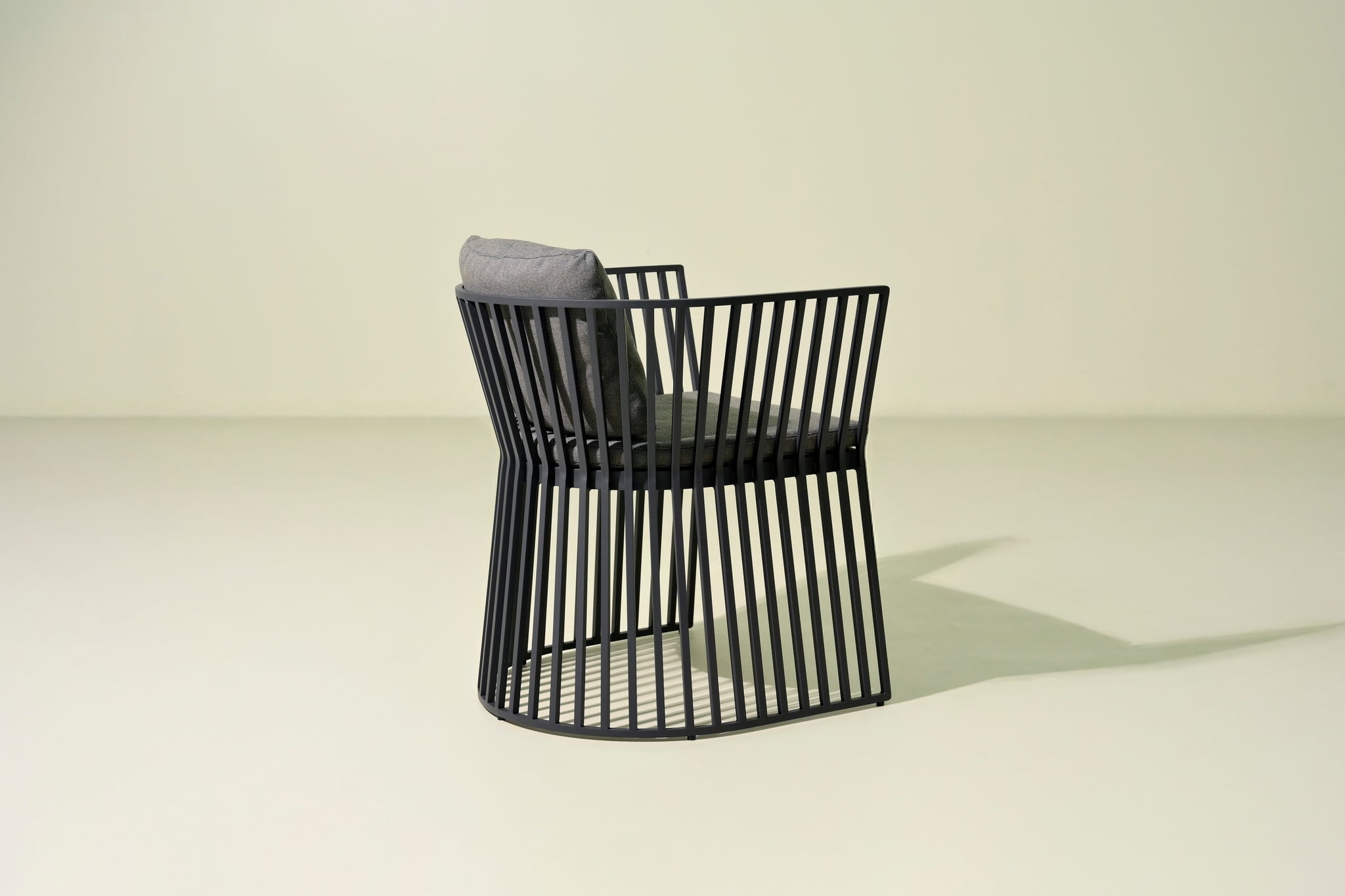 Fence dining armchair