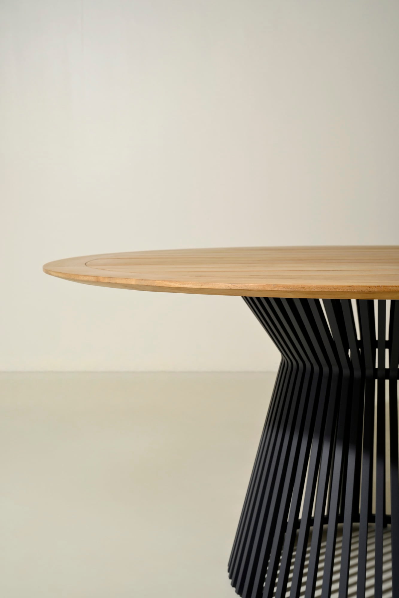 Fence round dining table