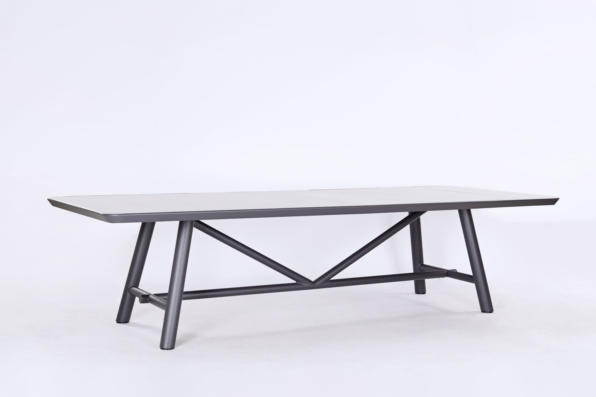 Kansas dining table ceramic