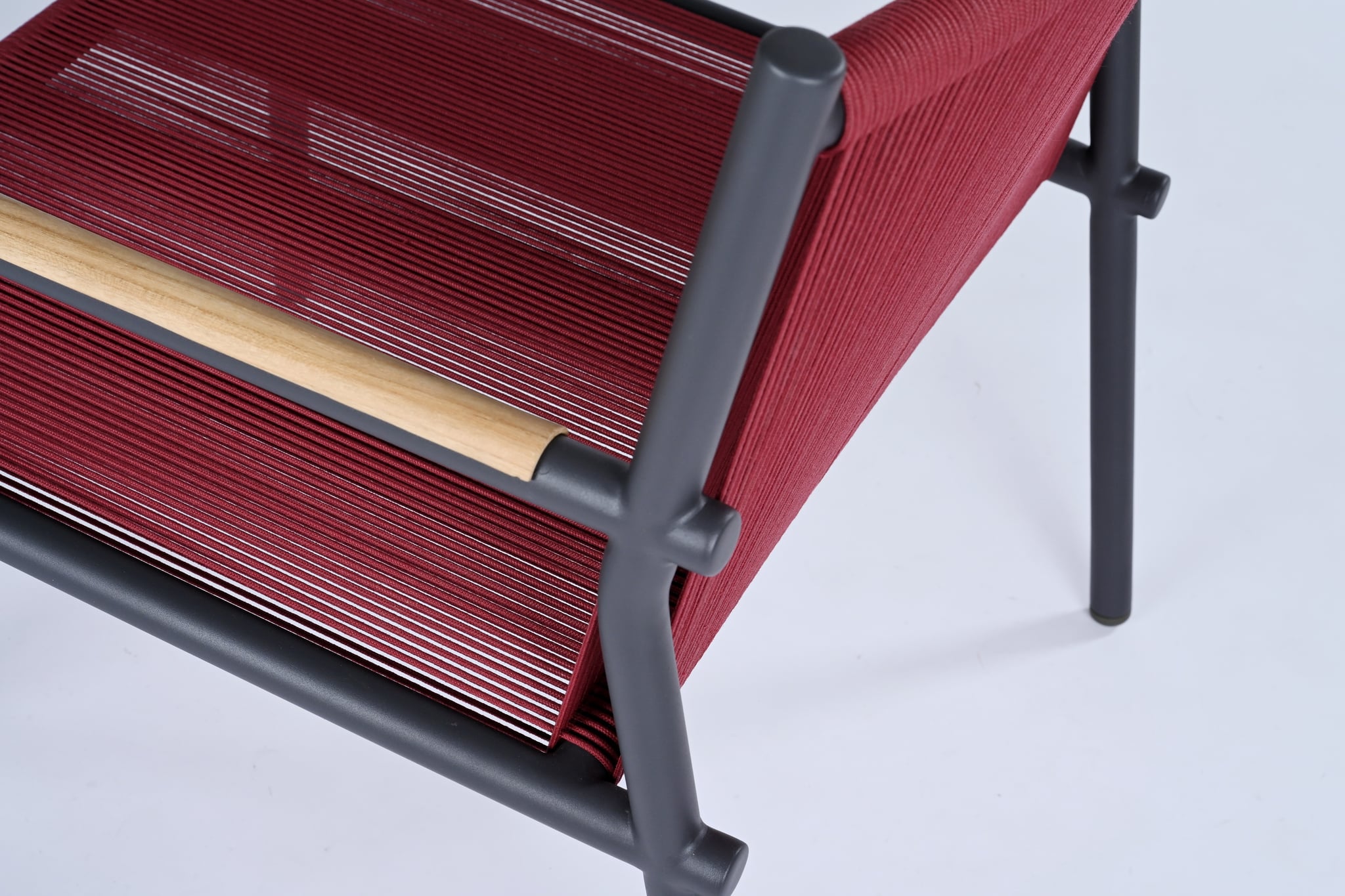 Kansas lounge armchair (woven)