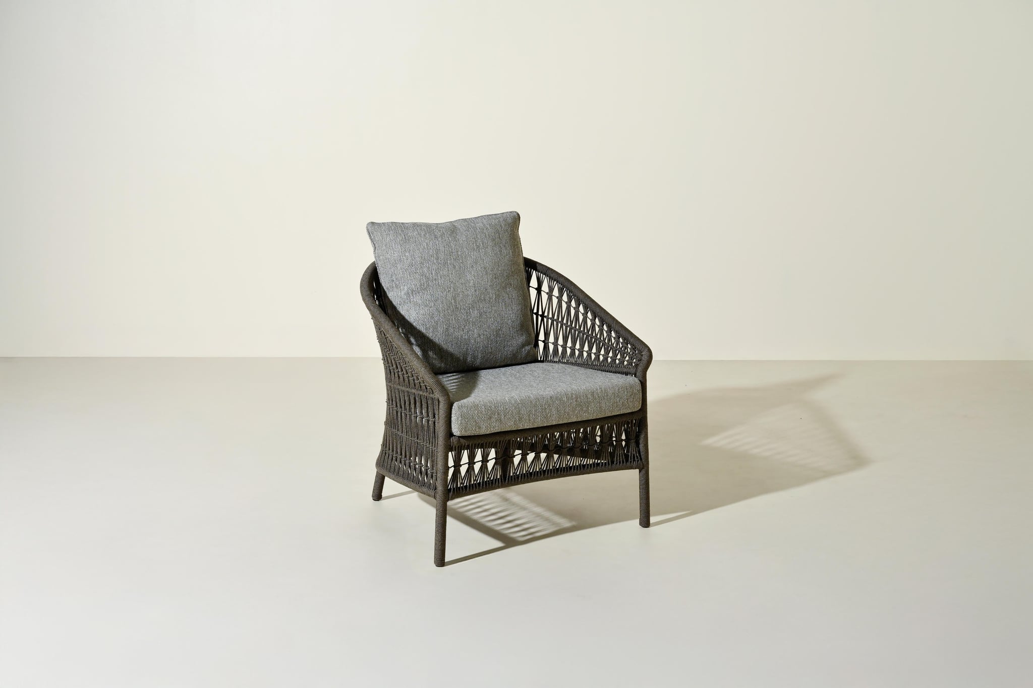 Lincoln lounge chair