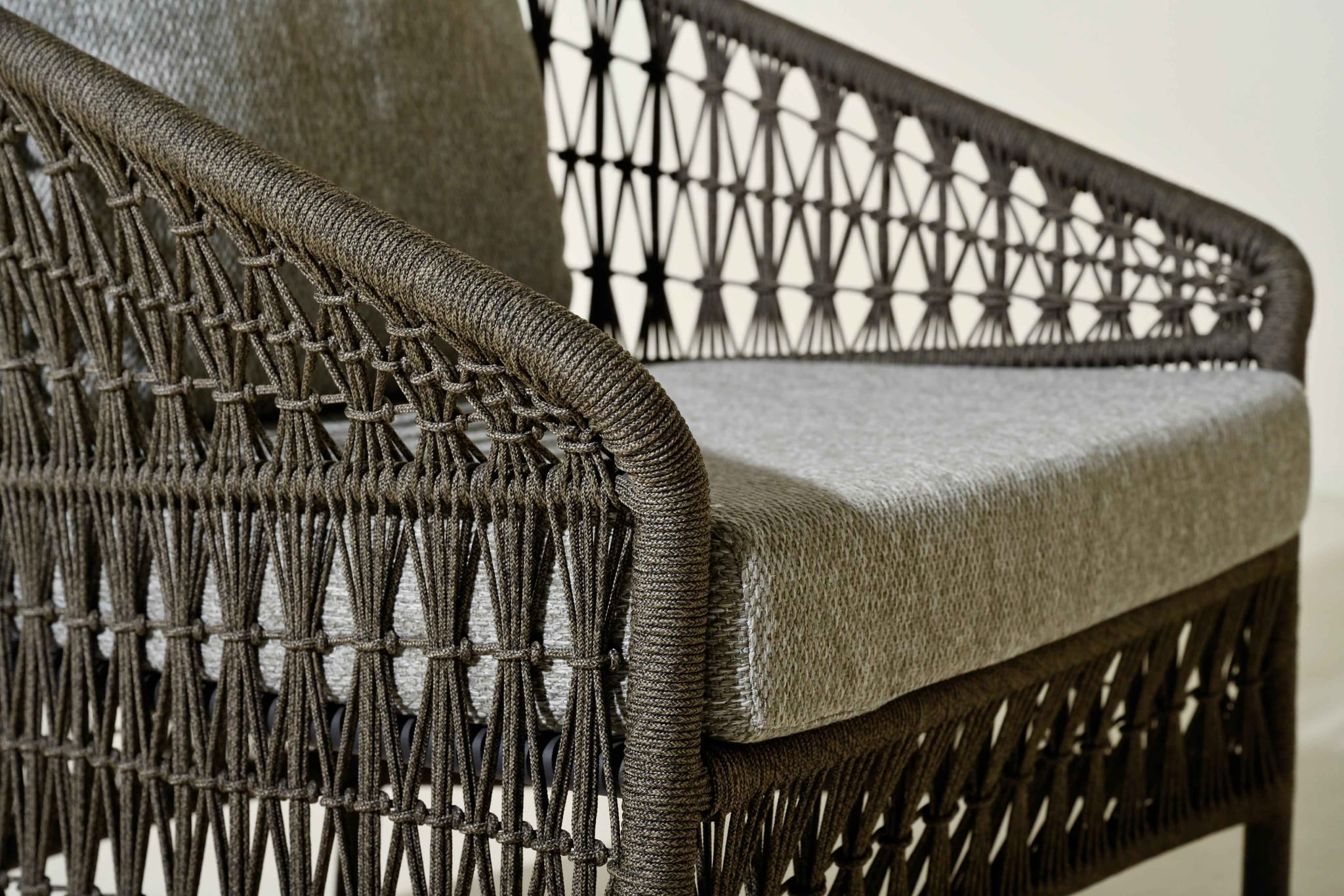 Lincoln lounge chair
