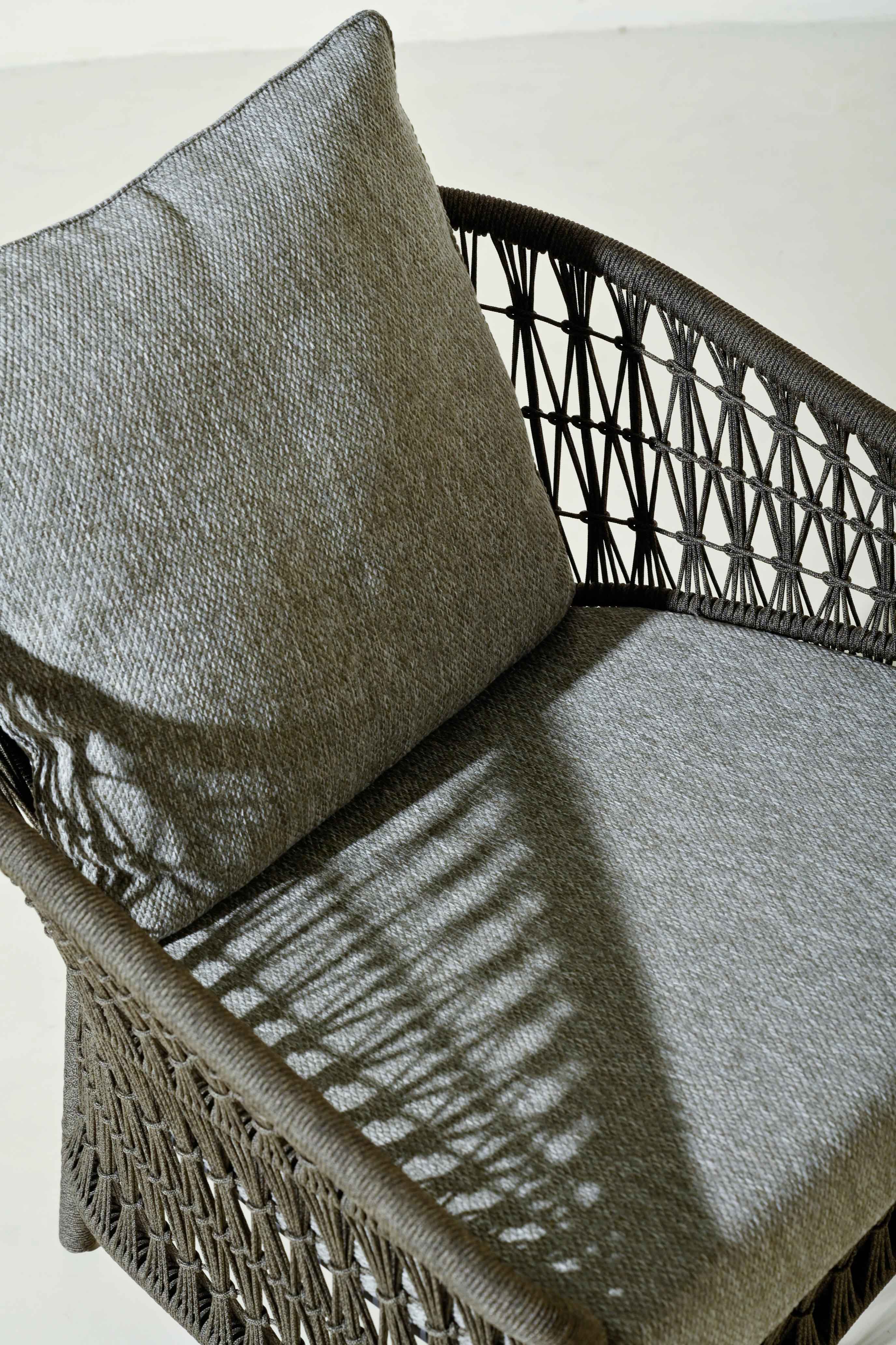 Lincoln lounge chair
