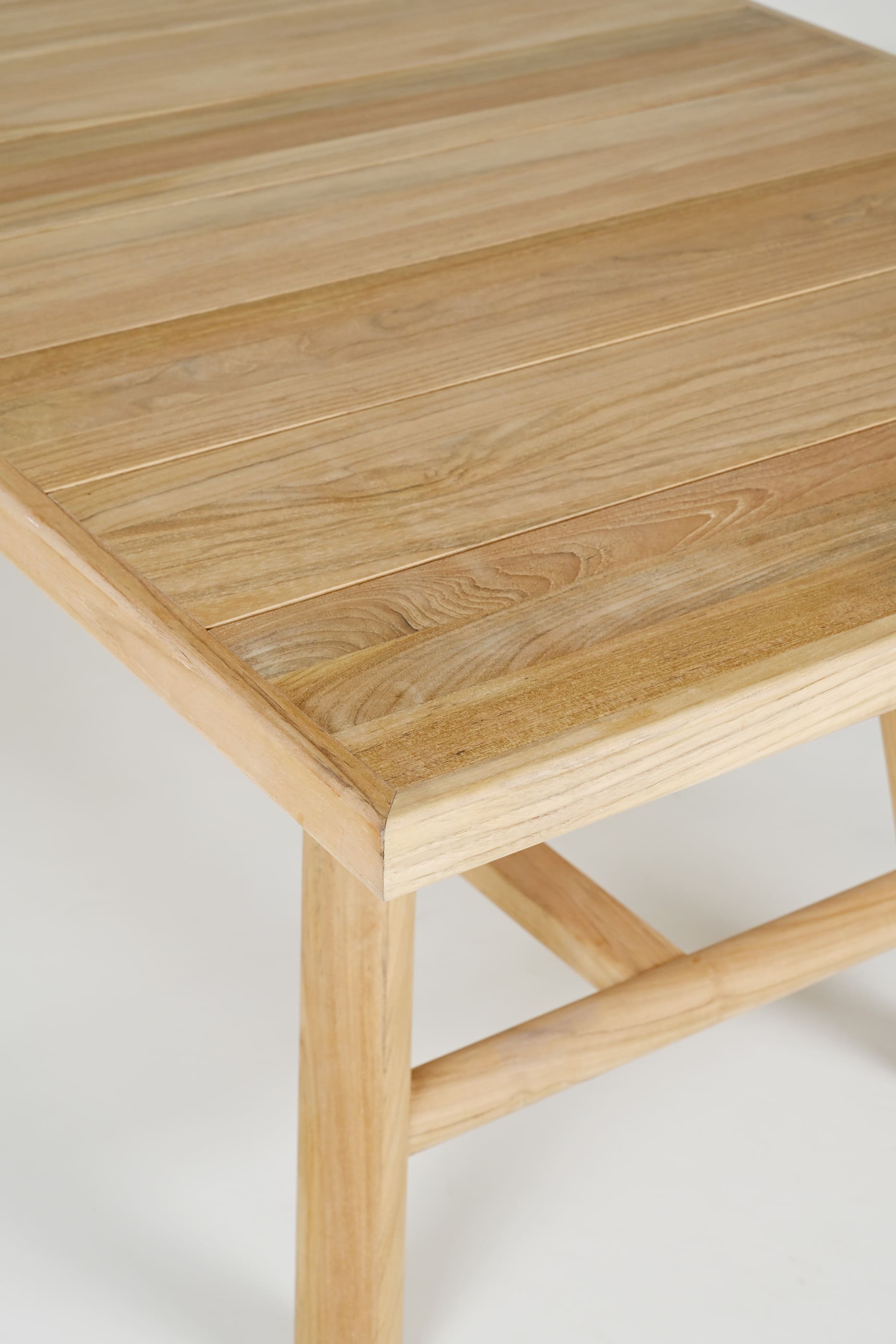 Oregon dining table