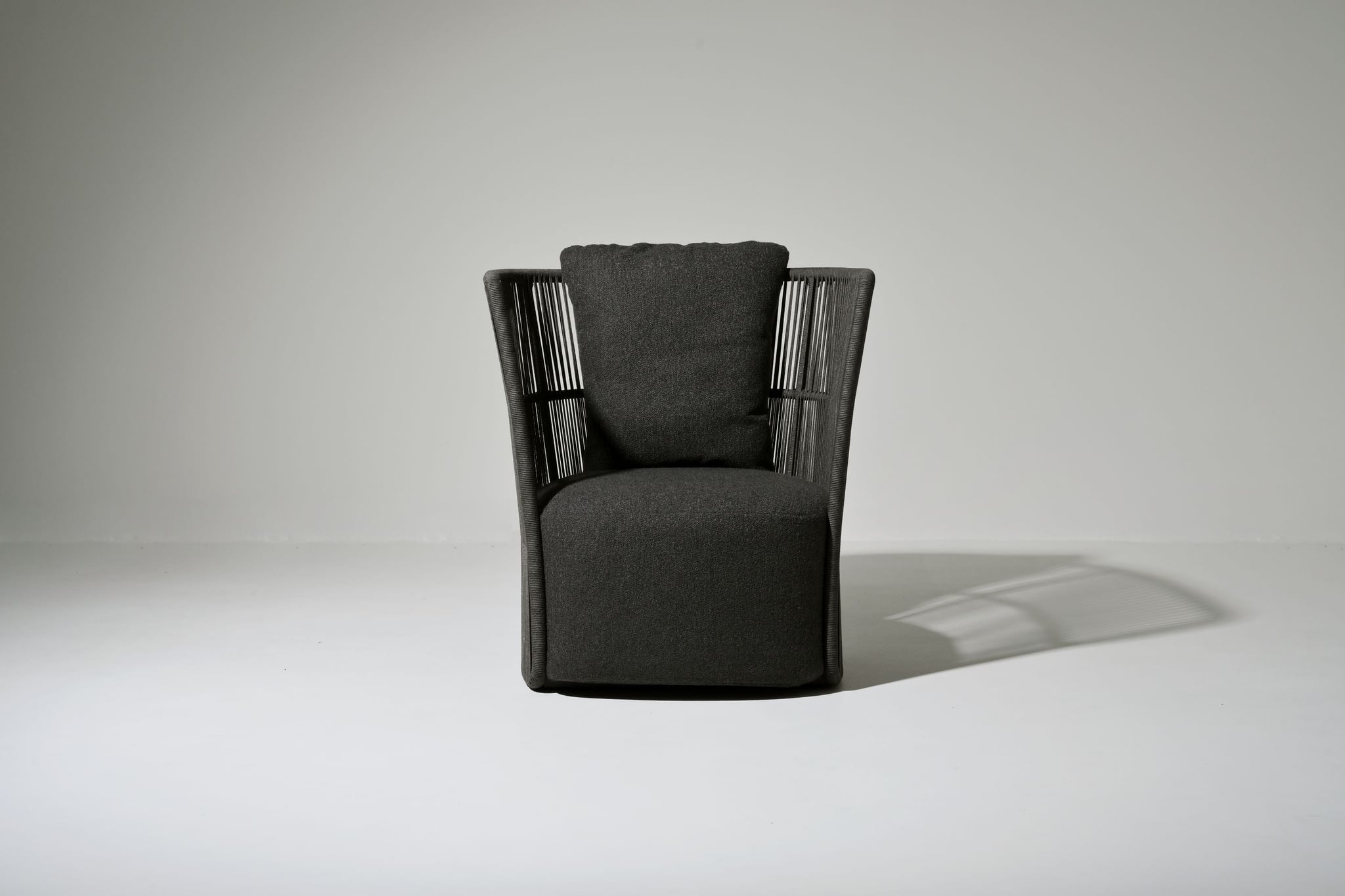 Rodeo lounge chair high back