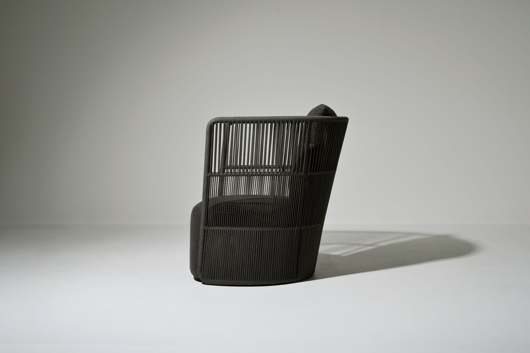 Rodeo lounge chair high back