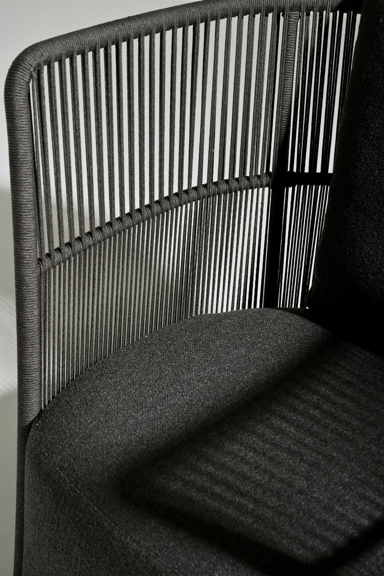 Rodeo lounge chair high back