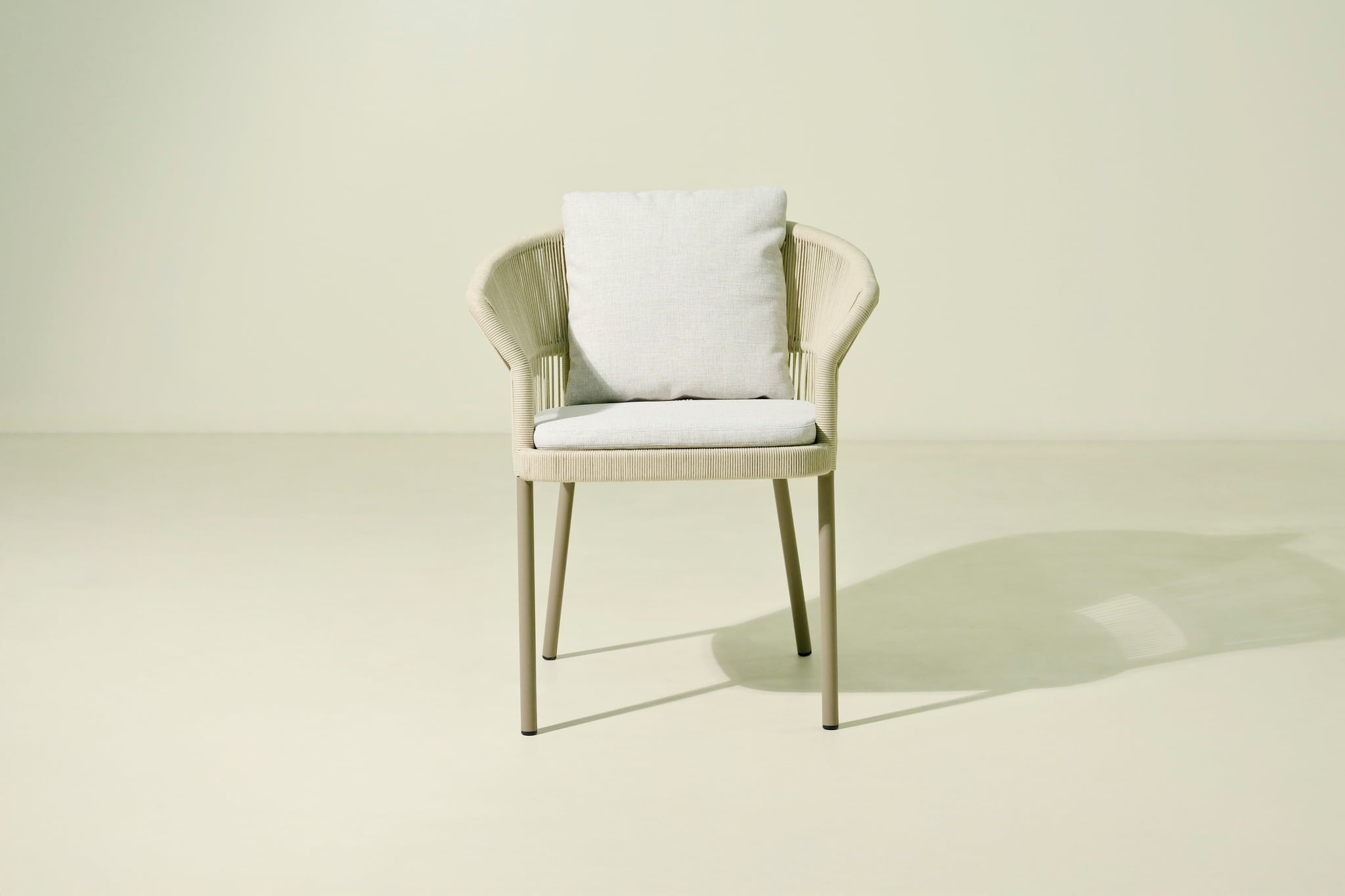 Vasto dining armchair