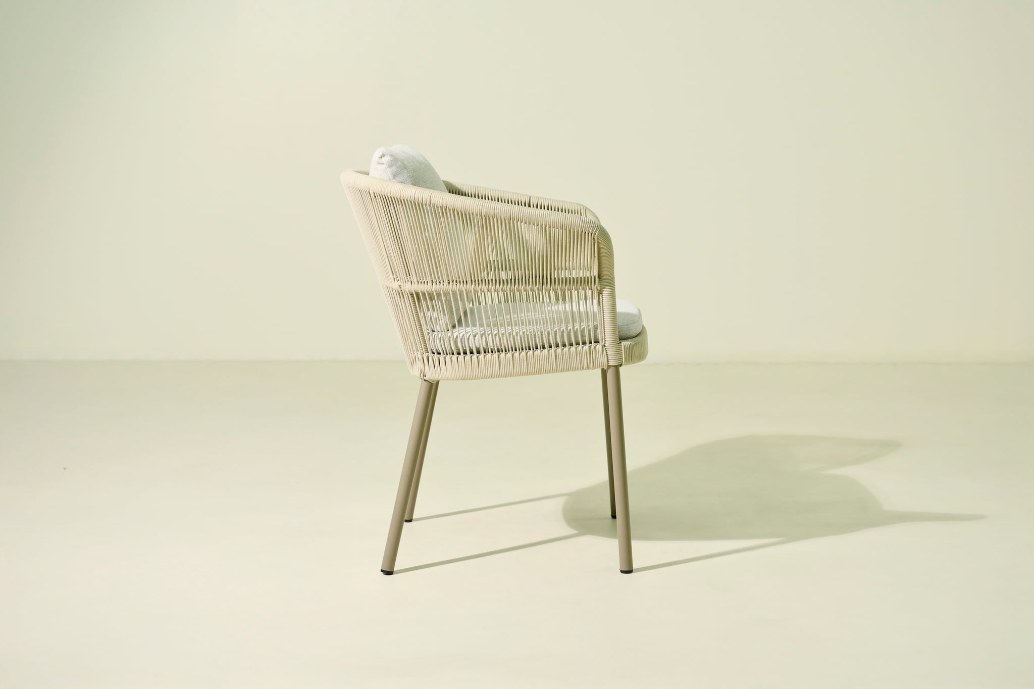 Vasto dining armchair