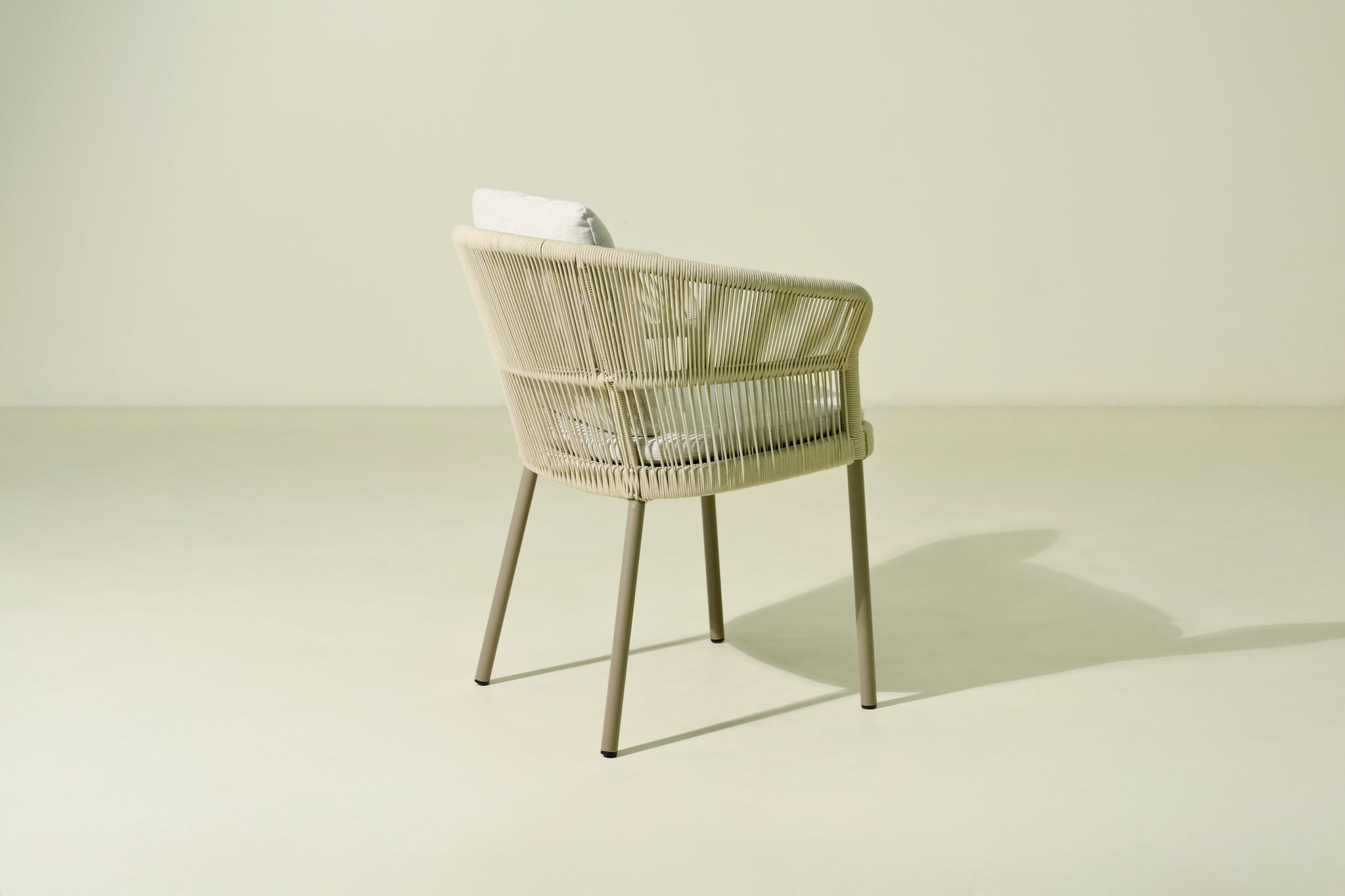 Vasto dining armchair