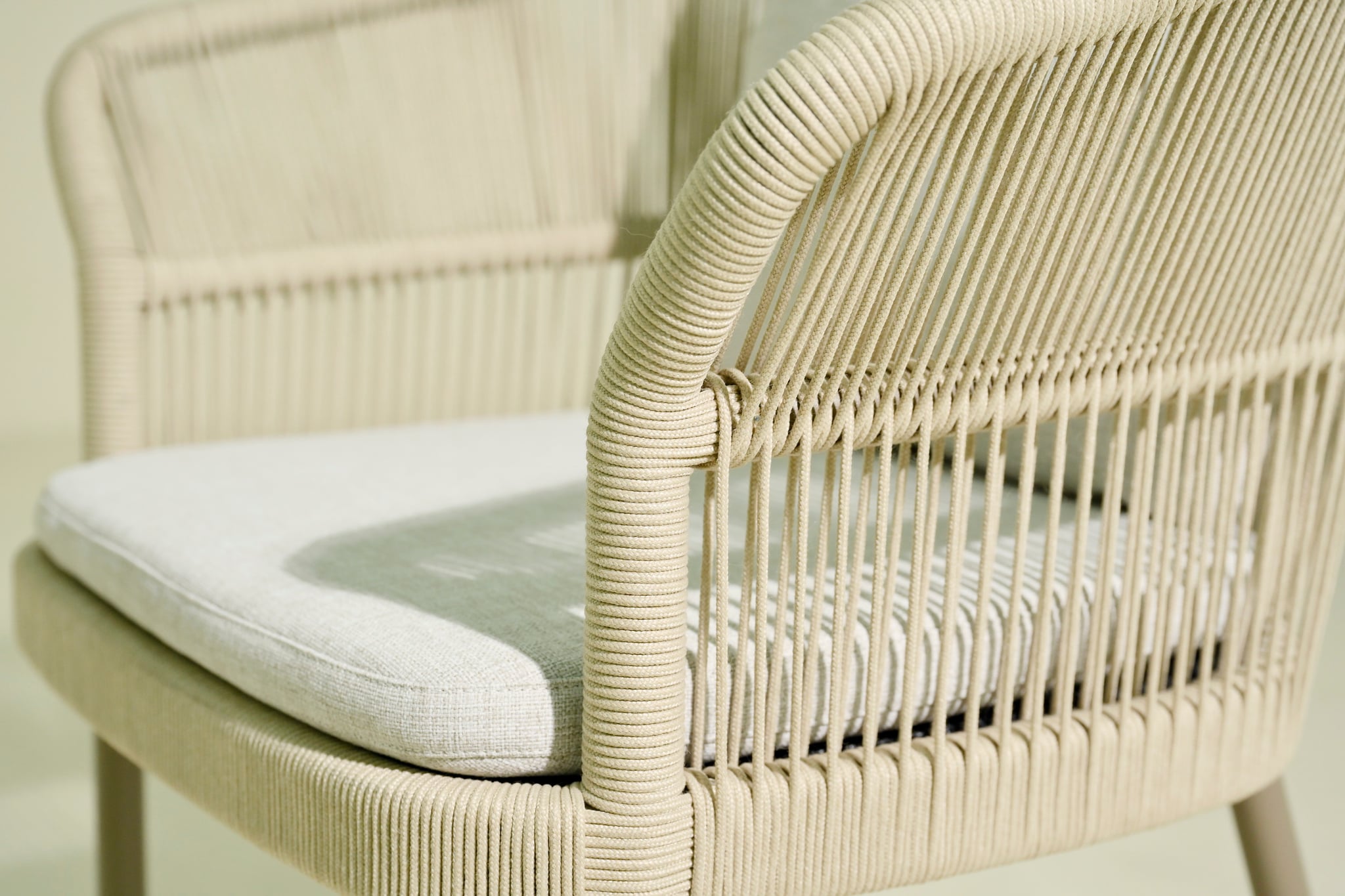 Vasto dining armchair