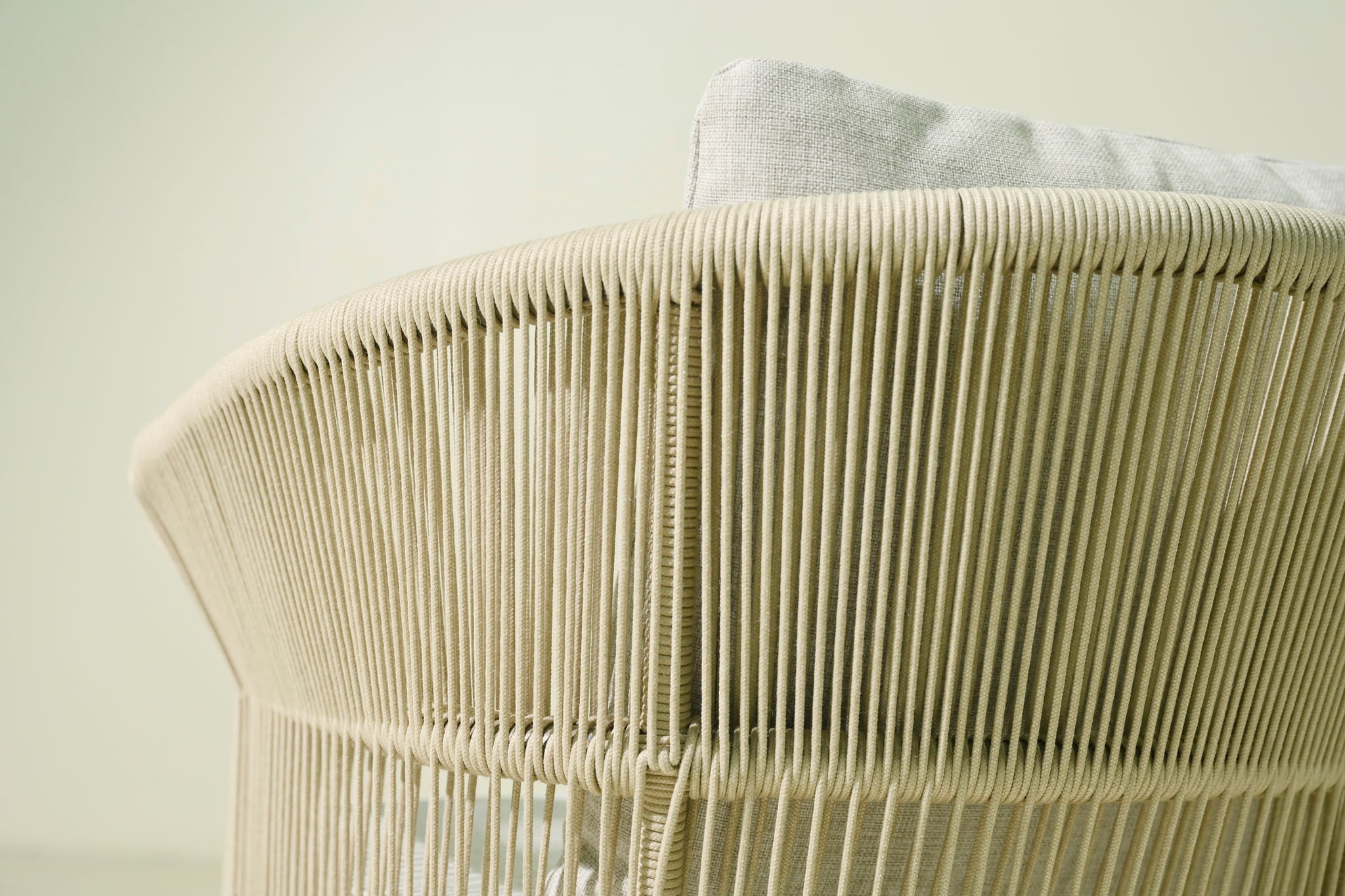 Vasto dining armchair